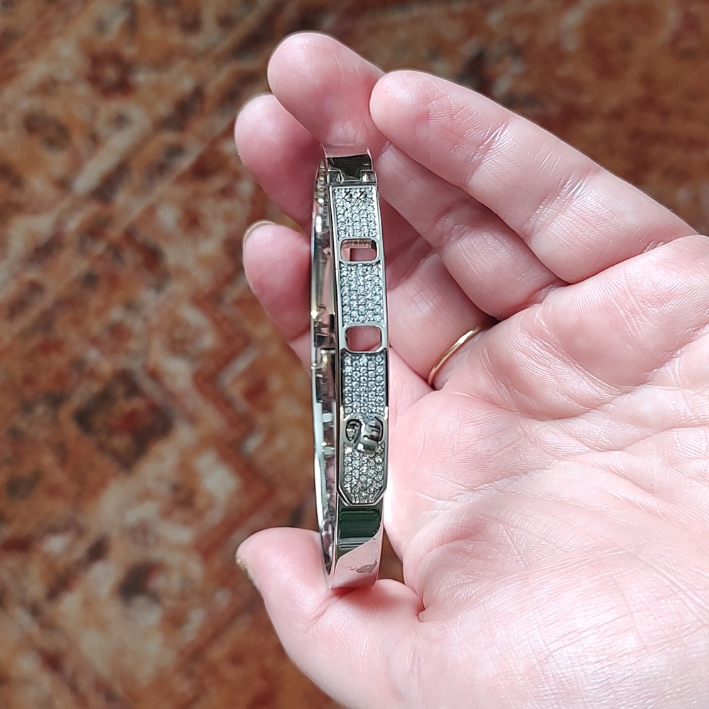 Henri Bendel Adjustable Silver bracelet